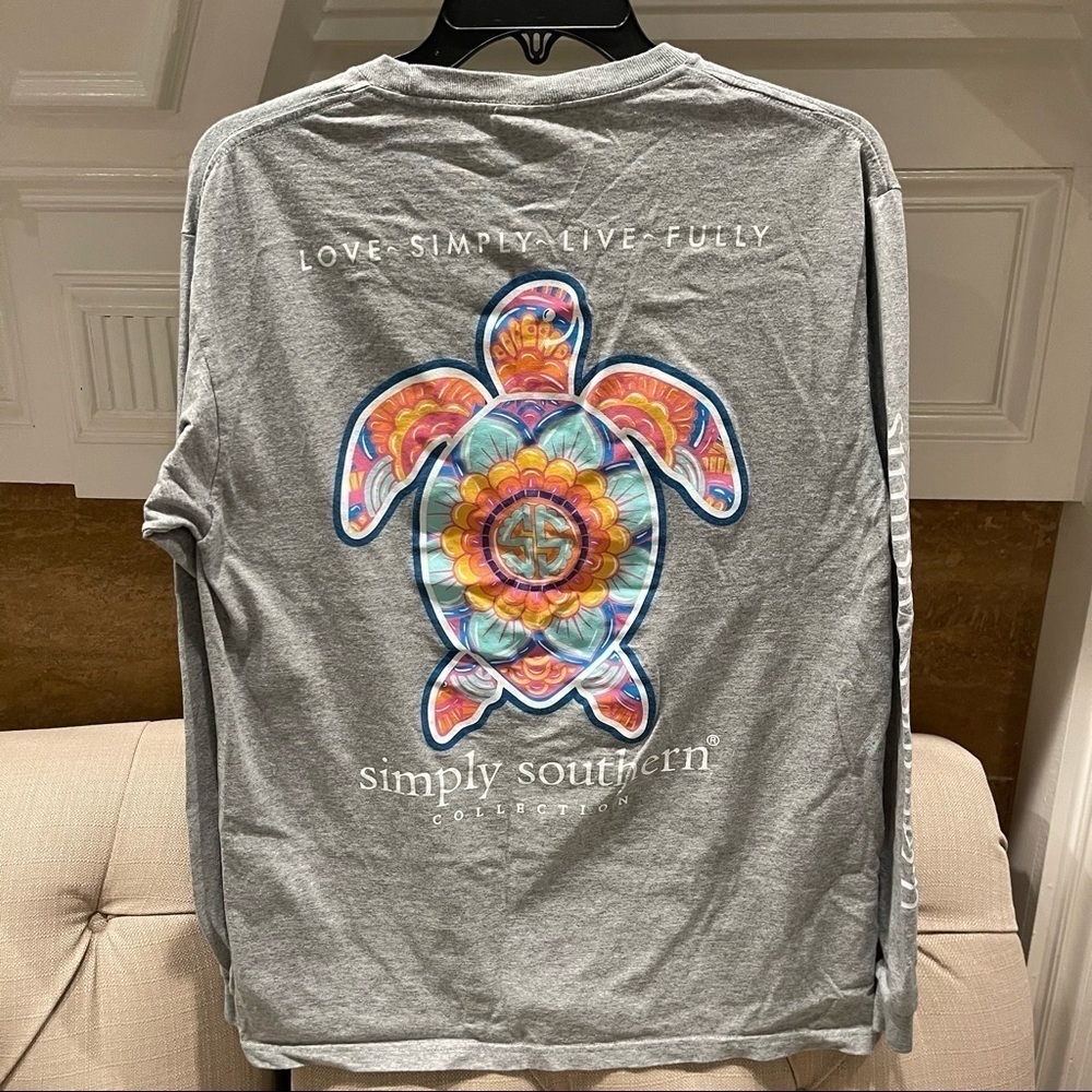 AV: Simply Southern Women's Long Sleeve Turtle Gray Graphic T-Shirt Sz M